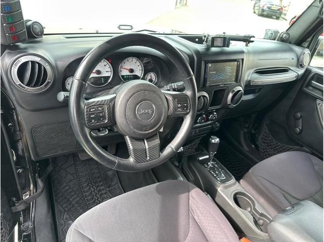 Photo of 2013 Black Jeep Wrangler