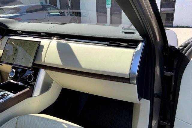 Photo of 2023 Lantau Bronze Land Rover Range Rover