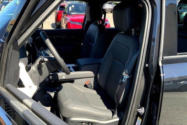 Photo of 2025 Santorini Black Land Rover Defender