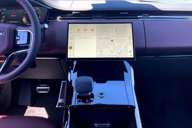 Photo of 2025 Fuji White Land Rover Range Rover Sport