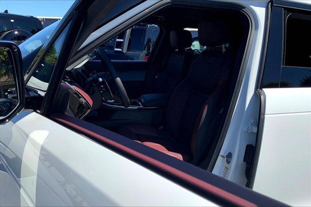 Photo of 2025 Fuji White Land Rover Range Rover Sport