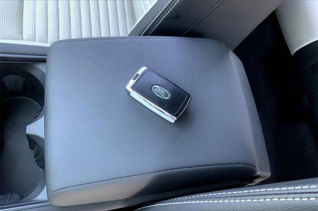 Photo of 2024 Firenze Red Land Rover Discovery Sport