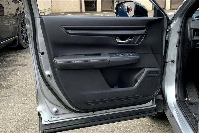 Photo of 2024 Silver Honda CR-V Hybrid