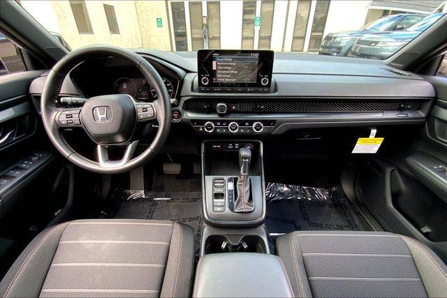 Photo of 2024 Silver Honda CR-V Hybrid