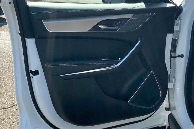 Photo of 2025 Fuji White Jaguar F-PACE