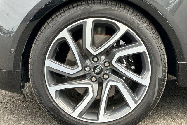 Photo of 2024 Carpathian Grey Land Rover Discovery