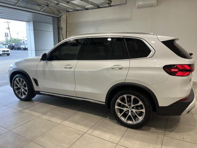 Photo of 2025 Mineral White Metallic BMW X5