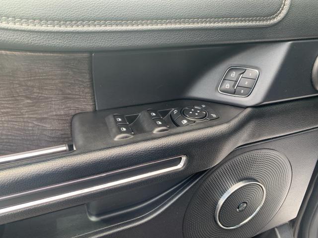 Photo of 2020 Black Ford Expedition Max