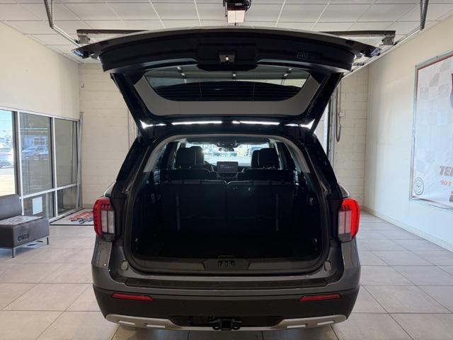 Photo of 2025 Carbonized Gray Metallic Ford Explorer