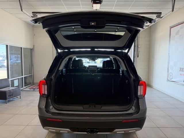 Photo of 2025 Carbonized Gray Metallic Ford Explorer