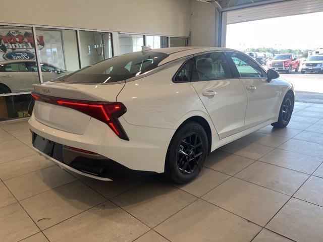 Photo of 2025 Snow White Pearl Kia K5