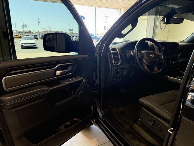Photo of 2021 Diamond Black Crystal Pearlcoat RAM 1500