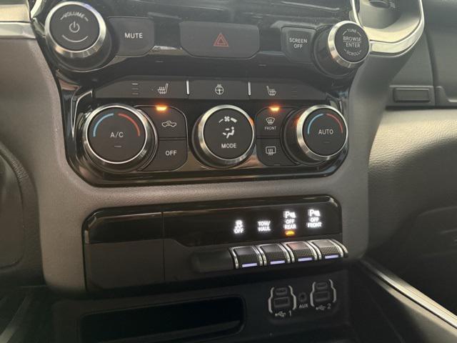Photo of 2021 Diamond Black Crystal Pearlcoat RAM 1500