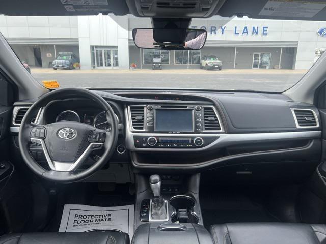 Photo of 2018 Predawn Gray Mica Toyota Highlander