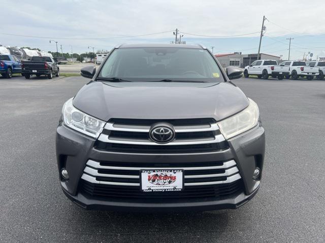 Photo of 2018 Predawn Gray Mica Toyota Highlander