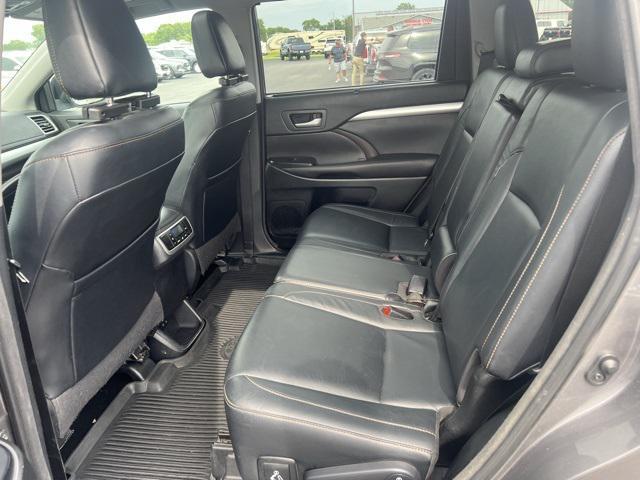 Photo of 2018 Predawn Gray Mica Toyota Highlander