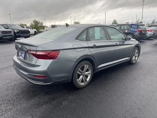 Photo of 2024 Platinum Gray Metallic Volkswagen Jetta