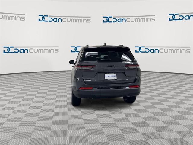 Photo of 2025 Metallic Jeep Grand Cherokee L