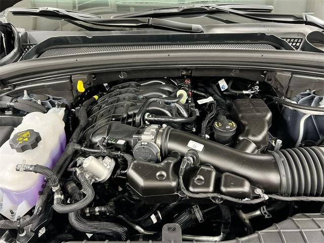 Photo of 2025 Metallic Jeep Grand Cherokee L