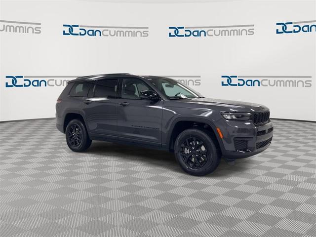 Photo of 2025 Metallic Jeep Grand Cherokee L