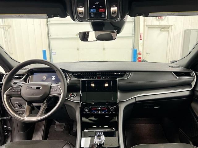 Photo of 2025 Metallic Jeep Grand Cherokee L
