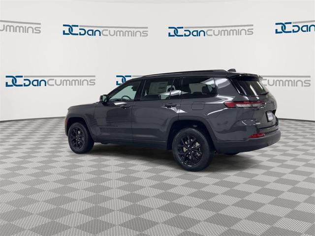 Photo of 2025 Metallic Jeep Grand Cherokee L