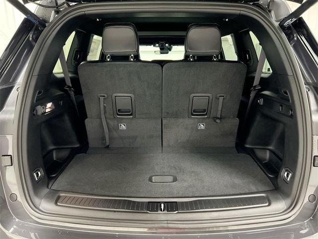Photo of 2025 Metallic Jeep Grand Cherokee L