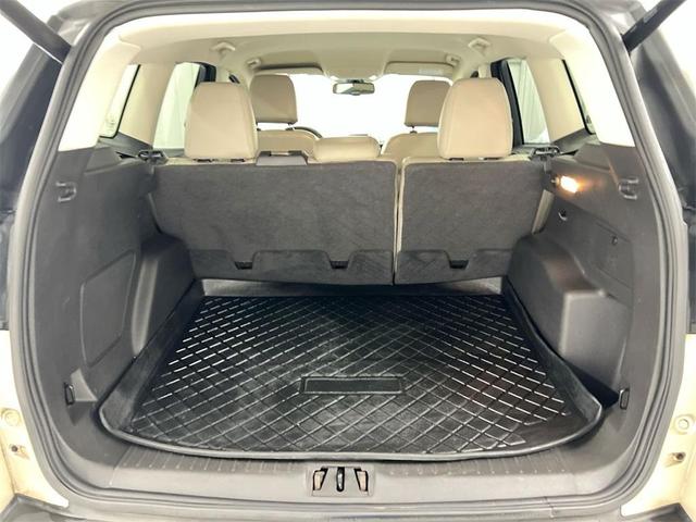 Photo of 2017 White Gold Metallic Ford Escape