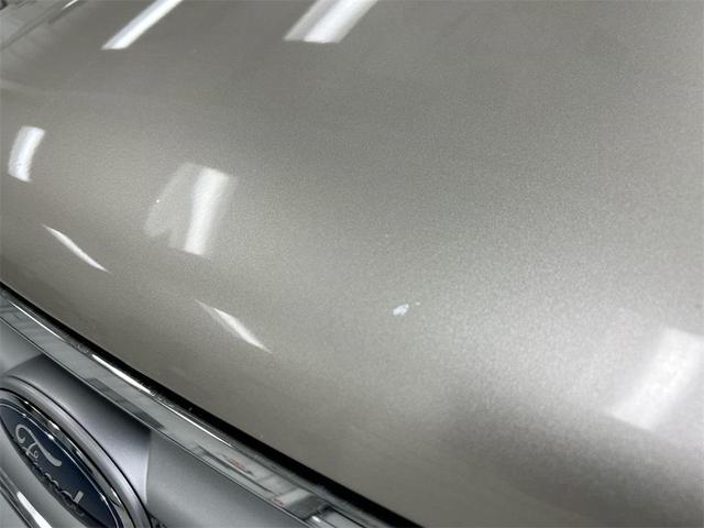 Photo of 2017 White Gold Metallic Ford Escape