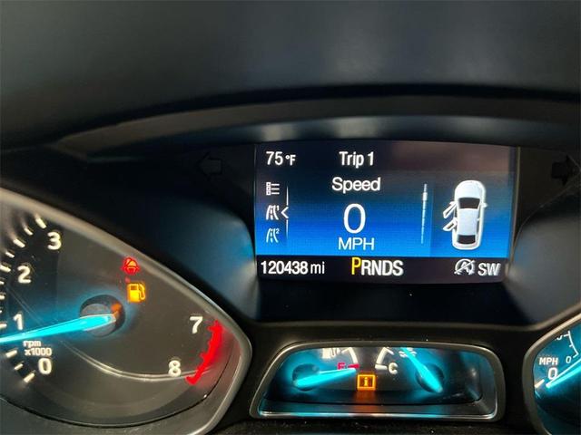 Photo of 2017 White Gold Metallic Ford Escape