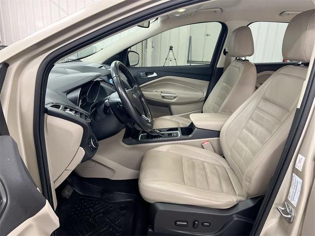 Photo of 2017 White Gold Metallic Ford Escape