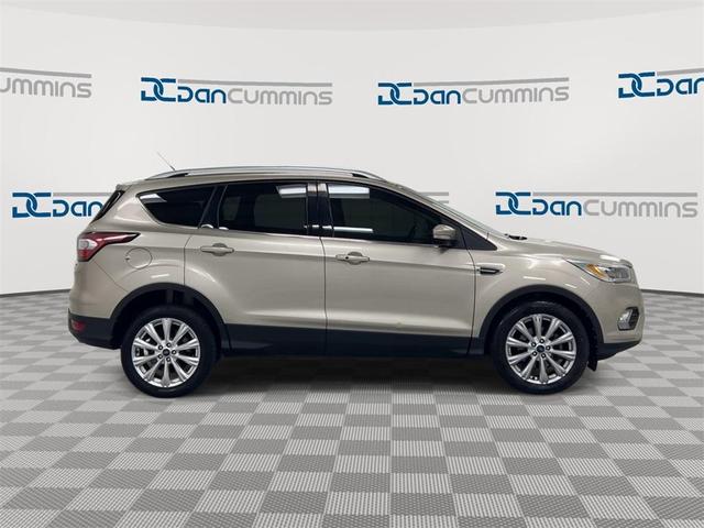 Photo of 2017 White Gold Metallic Ford Escape