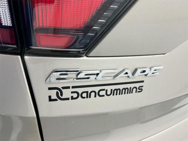 Photo of 2017 White Gold Metallic Ford Escape