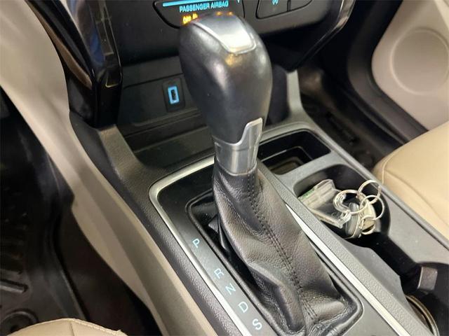 Photo of 2017 White Gold Metallic Ford Escape