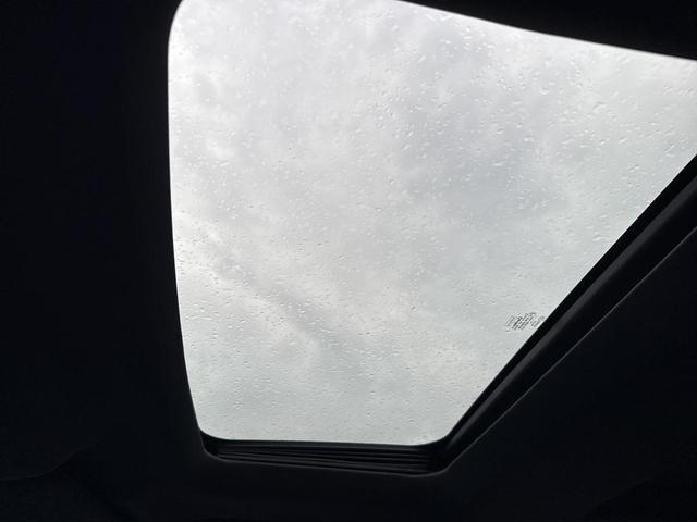 Photo of 2016 White Platinum Clearcoat Metallic Ford Explorer