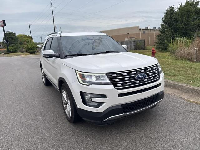Photo of 2016 White Platinum Clearcoat Metallic Ford Explorer