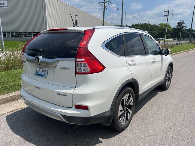 Photo of 2015 White Honda CR-V