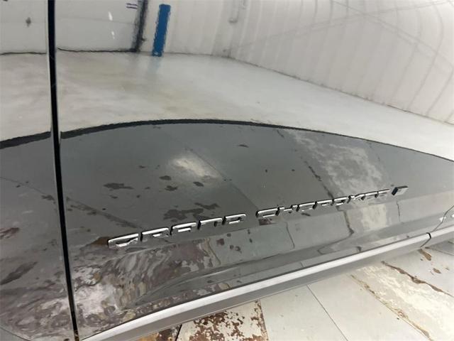 Photo of 2025 Diamond Black Jeep Grand Cherokee L