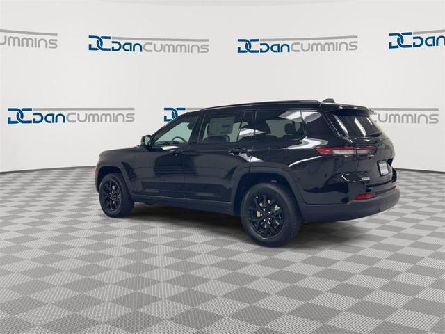Photo of 2025 Diamond Black Jeep Grand Cherokee L