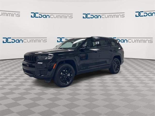 Photo of 2025 Diamond Black Jeep Grand Cherokee L