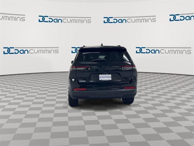 Photo of 2025 Diamond Black Jeep Grand Cherokee L