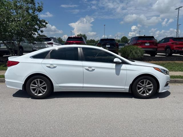 Photo of 2016 Quartz White Pearl Hyundai SONATA