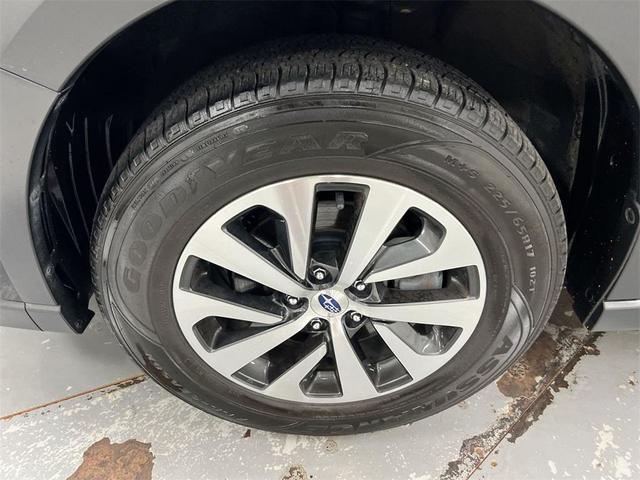 Photo of 2023 Crystal Black Silica Subaru Outback
