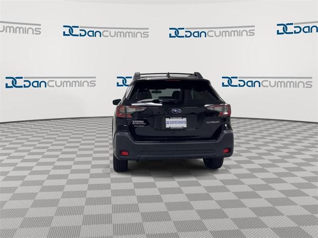 Photo of 2023 Crystal Black Silica Subaru Outback