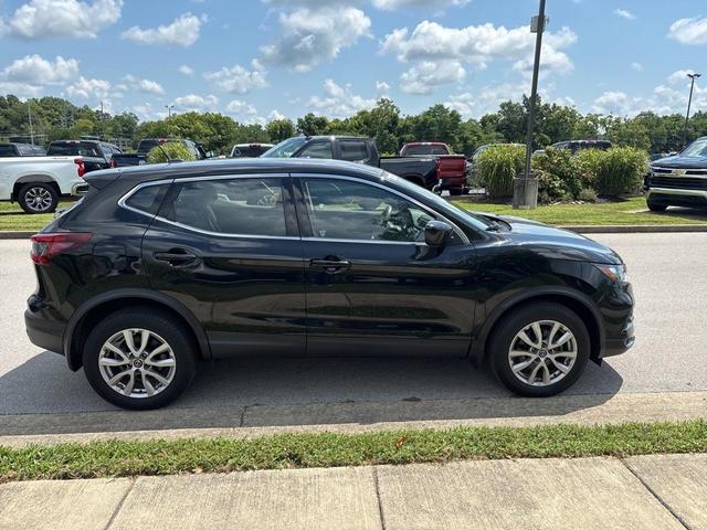 Photo of 2021 Magnetic Black Nissan Rogue Sport