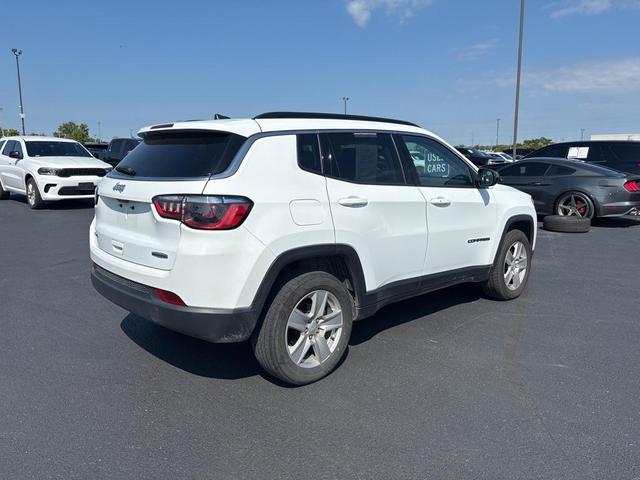 Photo of 2022 Bright White Clearcoat Jeep Compass