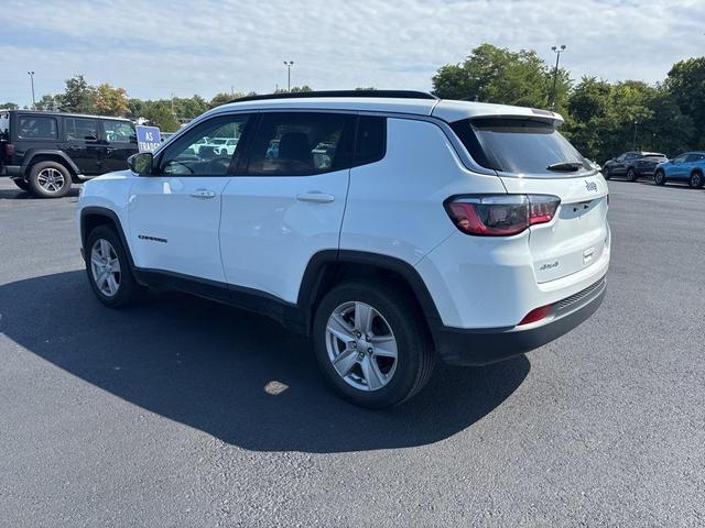 Photo of 2022 Bright White Clearcoat Jeep Compass
