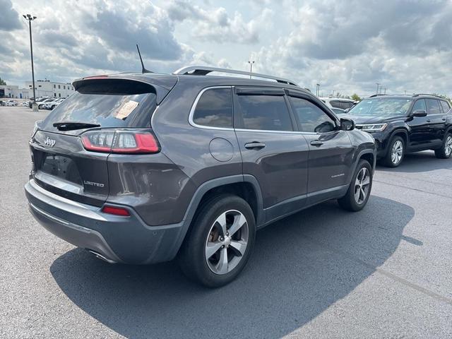 Photo of 2019 Granite Crystal Clearcoat Metallic Jeep Cherokee