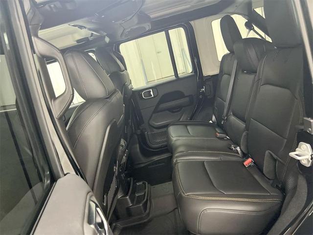 Photo of 2025 Black Clearcoat Jeep Wrangler