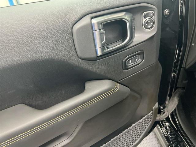 Photo of 2025 Black Clearcoat Jeep Wrangler